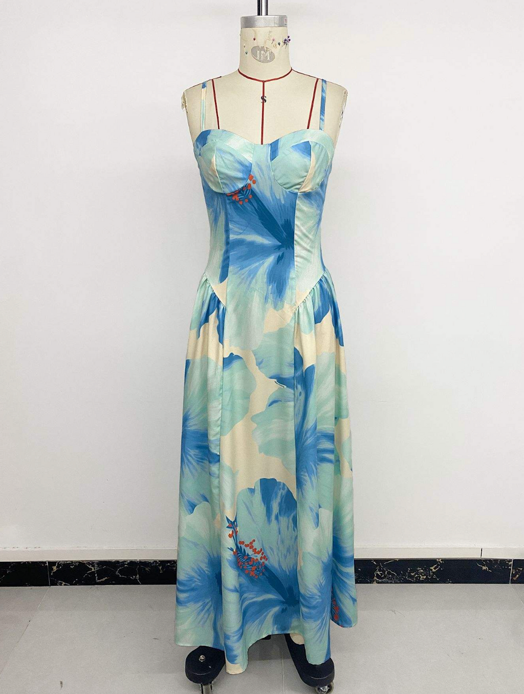 Evelisse Summer Elegance Dress